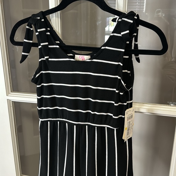 NWT girls black and white striped romper size medium - Picture 2 of 3